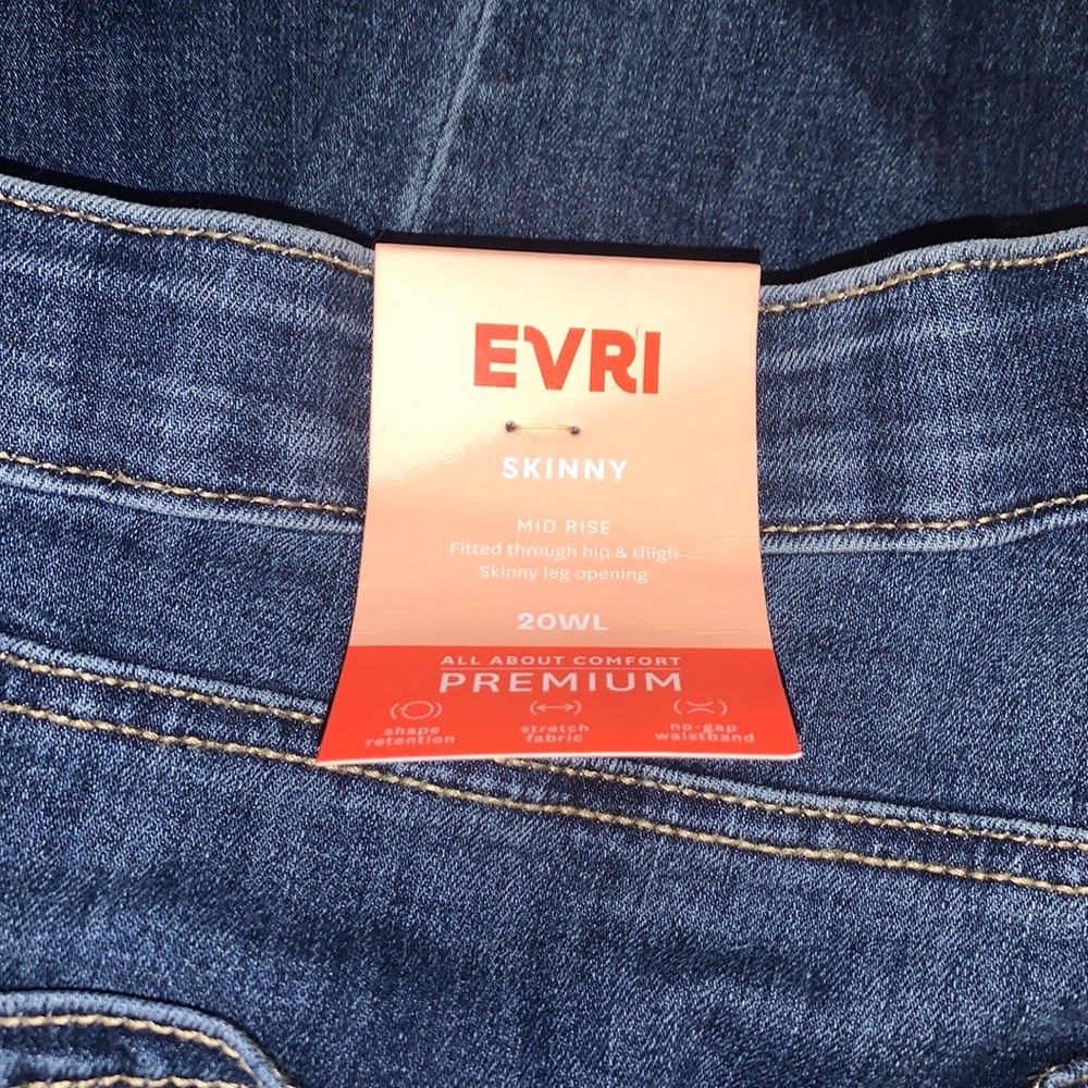 NWT skinny jeans 20L